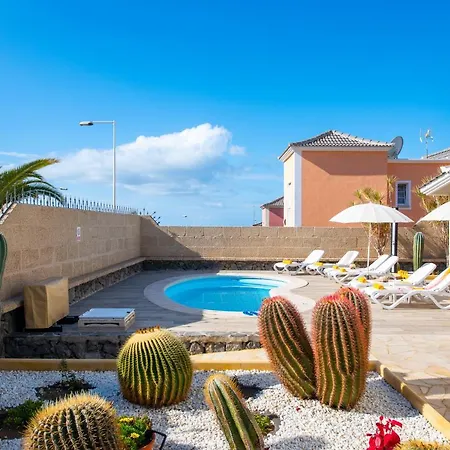 Beautiful Mariposa Vila