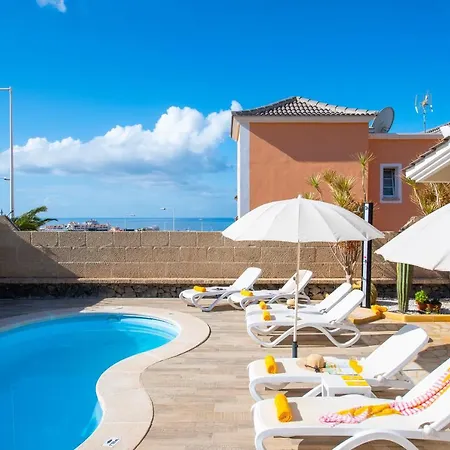 Beautiful Mariposa Vila *